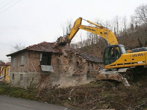 KAMERO�LU hafriyat bina y�k�m� Konya